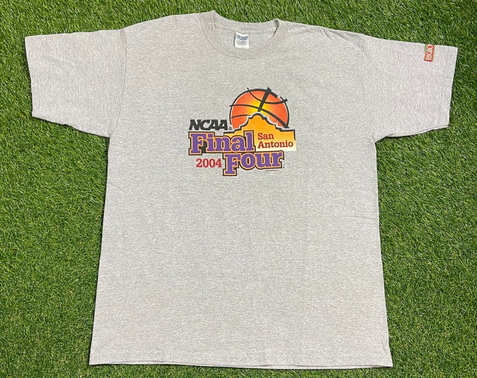 Vintage NCAA Final Four 2004 T Shirt Tee Gildan Size Xtra Large XL NCAA College Basketball March Madness University of Conneticut 00s