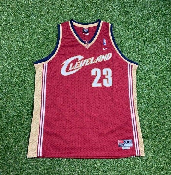 Retro Nike LeBron James Cleveland Cavaliers Jersey Youth Size L +2 Length