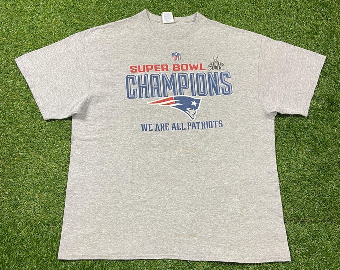 Vintage New England Patriots T Shirt Tee Majestic Size XXL 2XL NFL Football Boston Massachusetts Tom Brady TB12 Super Bowl XLIX