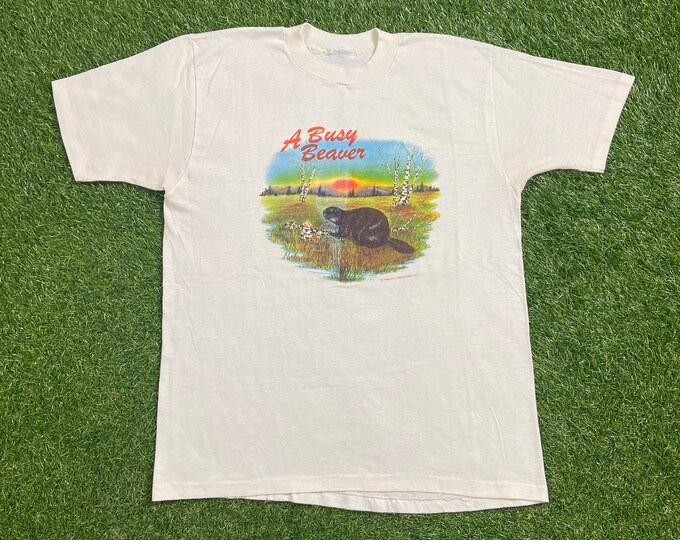 Vintage A Busy Beaver T Shirt Tee Size Medium M National Wildlife Federation Animals Habitat All Over Print Cool 1990s 90s