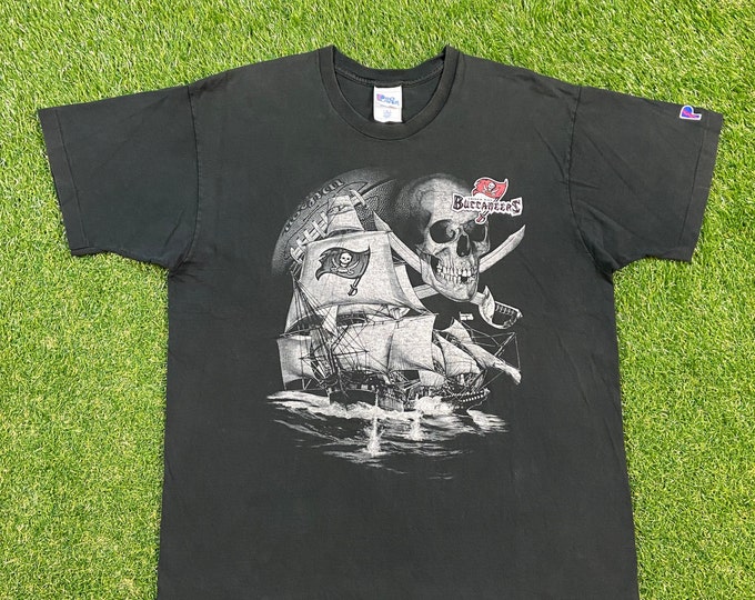 Vintage Tampa Bay Buccaneers T Shirt Tee Pro Player Made USA Size Xtra Large XL 90s NFL Football Bucs 1990s Florida Tom Brady 12