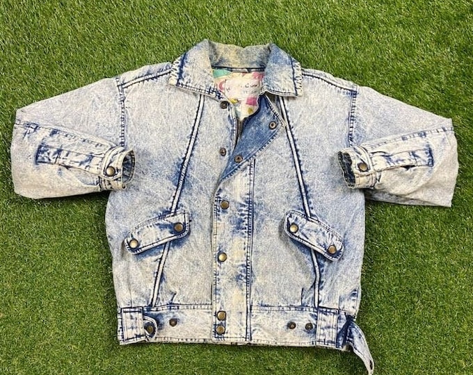 Vintage Classic Jean Jacket Size Medium M American USA Blue Jean Jacket Button Down