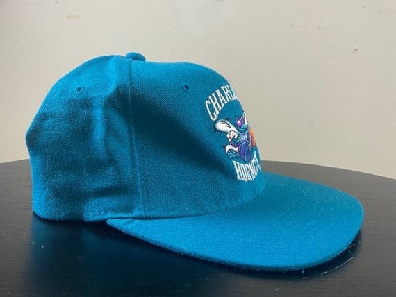 Charlotte Hornets サイン入りキャップ Vintage Logo 7 CHARLOTTE HORNETS (Adjustable Snap Back) Cap