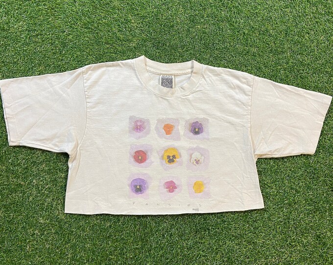 Vintage Pansies Flowers Crop Top Shirt Maze Made USA Size Large L Bees Caterpillars Butterflies Nature Plants 1990s 90s