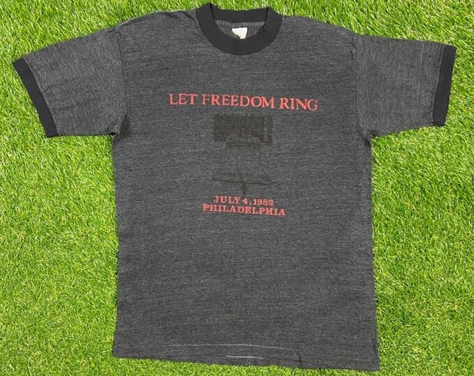 Vintage Philadelphia T Shirt Tee Lin D's Size Large L Let Freedom Ring July 4 1982 Pennsylvania Phillies Eagles 76ers