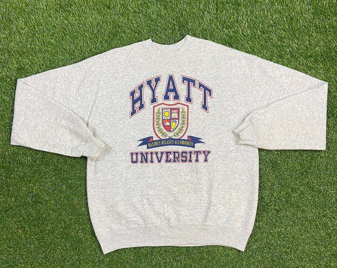 Vintage Hyatt University Crewneck Sweatshirt Hanes Size XXL 2XL Maximus Relaxus Accomdeus Luxury Hotel Resort Pull Over Oversized 1990s 90s