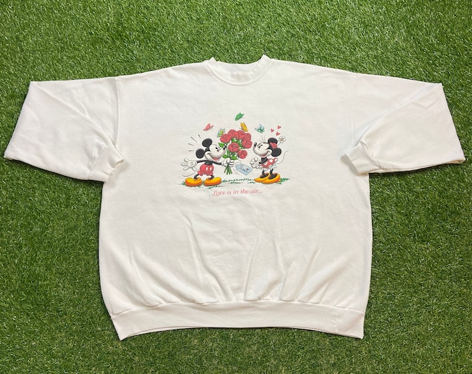 Vintage Mickey & Minnie Mouse Crewneck Sweatshirt XXL 2XL Walt Disney World Magic Kingdom Classic Pull Over Oversized Valentines Love Flower