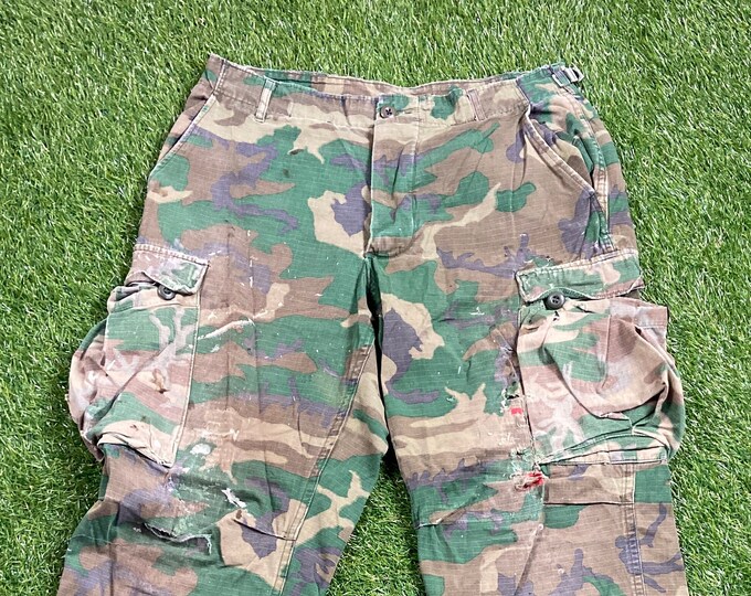 Vintage U.S. Army Camo Pants Size Medium M Official Military Army Quality Warm Hunting Coat Hiking 1990s 90s