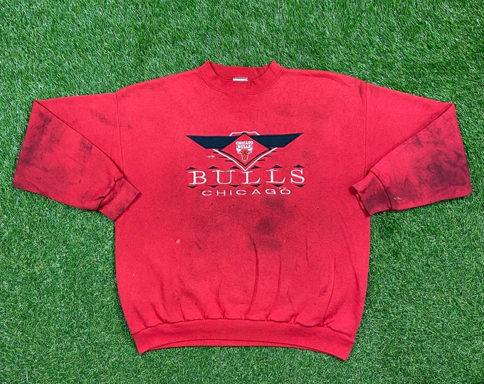 Vintage Chicago Bulls Crewneck Sweatshirt Logo 7 Made USA Size Large L NBA Basketball Jordan 1990s 90s Pull Over Oversized Distressed