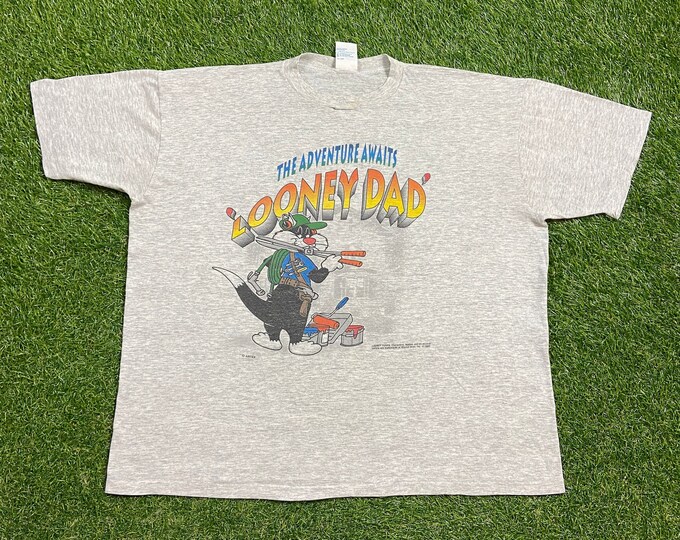 Vintage Looney Day T Shirt Tee Made USA Size Xtra Large XL Looney Tunes Sylvester the Cat Classic Cartoon Warner Bros Space Jam 1990s 90s