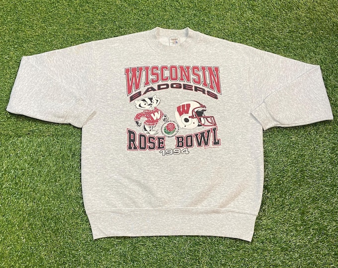 Vintage University of Wisconsin Badgers Crewneck Sweatshirt Made USA Size Large L NCAA College Football Bucky Badger 1990s 90s Pull Over