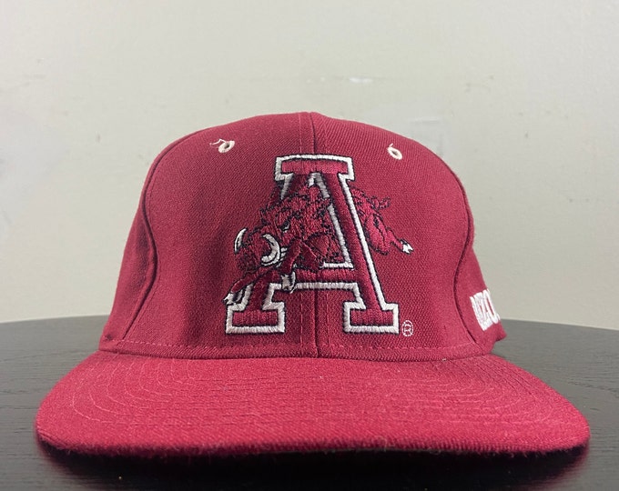 Vintage University of Arkansas Razorbacks Fitted Hat Starter Size 7 - 7 3/4 NCAA College Basketball Fayetteville 1990s 90s