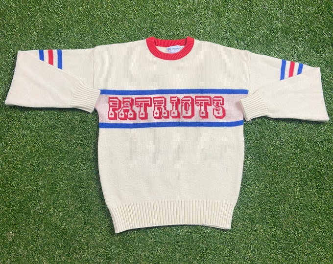 Vintage New England Patriots Crewneck Sweater Made USA Size Small S Boston Massachusetts Brady TB12 1990s 90s Pull Over