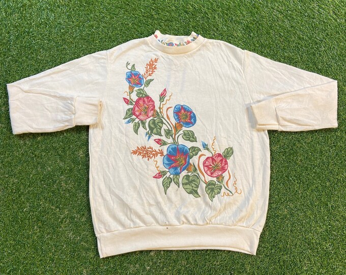 Vintage Flowers Crewneck Sweatshirt Made USA Size Small S Morning Sun Bees Caterpillars Butterflies Nature Plants 1990s Pull Over Oversized