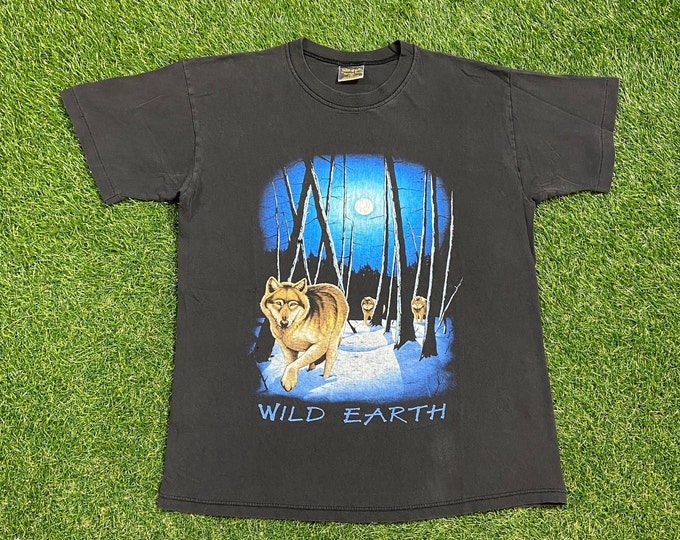 Vintage Wolves T Shirt Tee Made USA Size Medium M Wild Earth Wolf Pack Spirit Animal Wildlife Habitat Environment 1990s 90s