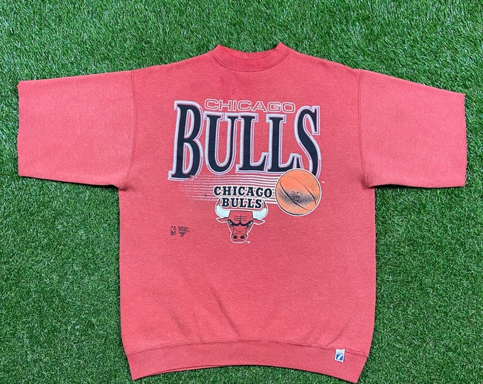 Vintage Chicago Bulls Crewneck Sweatshirt Logo 7 Made USA Size Xtra Large XL NBA Basketball Jordan Illinois 1990s 90s Pull Over Short Sleeve
