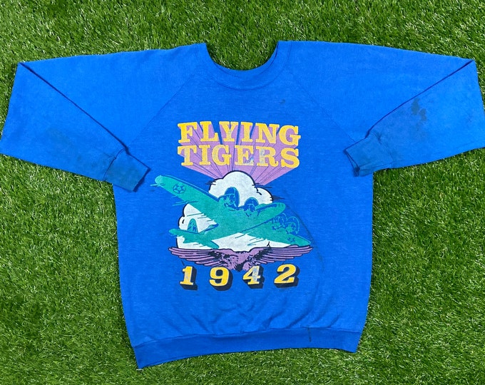 Vintage Flying Tigers Crewneck Sweater Size Xtra Large 1942 Film John Wayne Republic World War 2 US Army Pull Over Comfy Cozy Warm