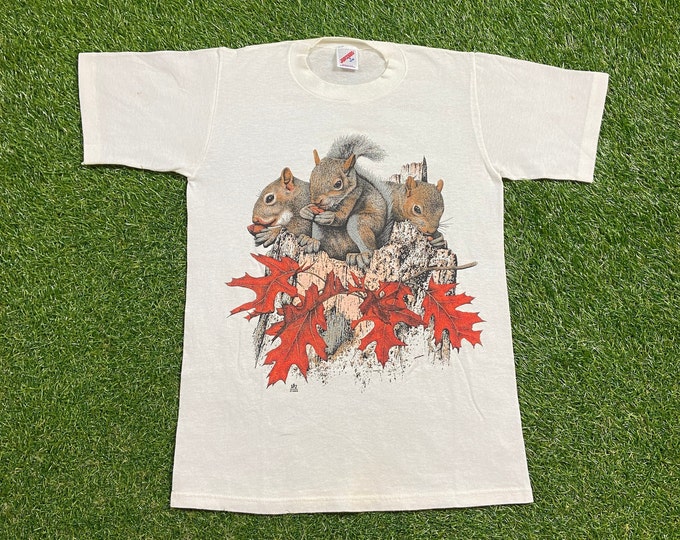 Vintage Squirrel T Shirt Tee Made USA Size Small S Fall Autumn Mother Nature Animal 1990s 90s All Over Print