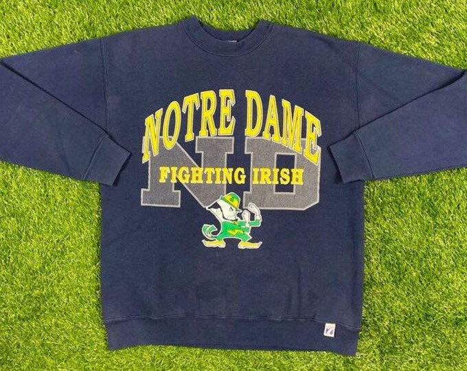 Vintage Notre Dame Spell Out Crewneck Sweatshirt Logo 7 Size Large NCAA College Football Fightin' Irish Pull Over Oversized Comfy Cozy