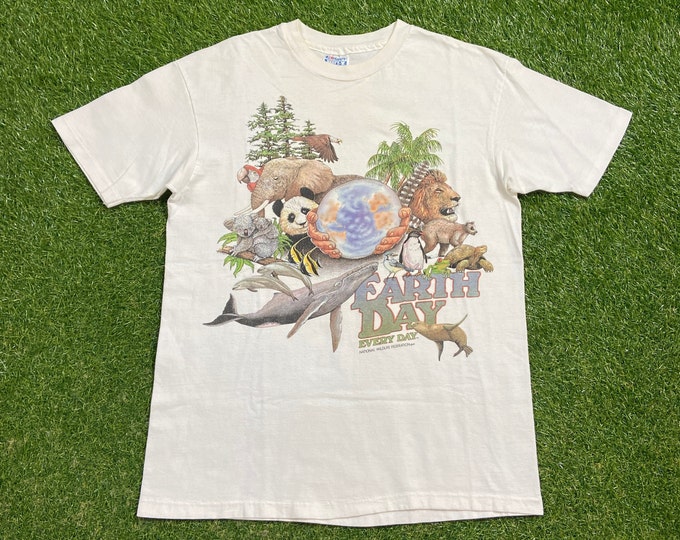 Vintage Earth Day Every Day T Shirt Tee Made USA Size Large L Mother Nature Earth Day Green Save the Planet Environment Eco Friendly 1990s