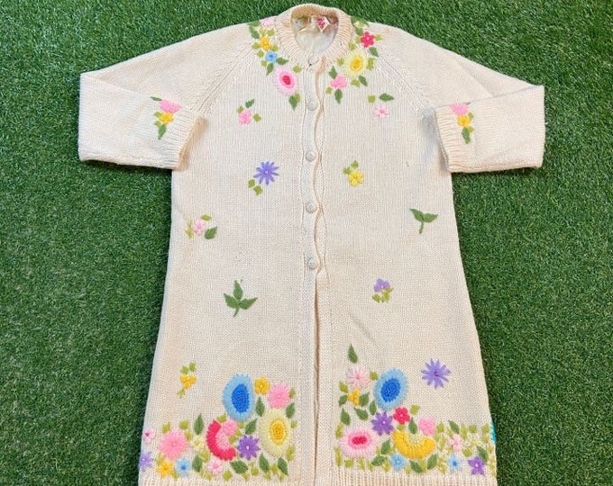 Vintage Floral Cardigan Sweater Size Medium M Butterflies Flowers Gardening Love Bees Caterpillars Floral Nature Plants 1990s 90s