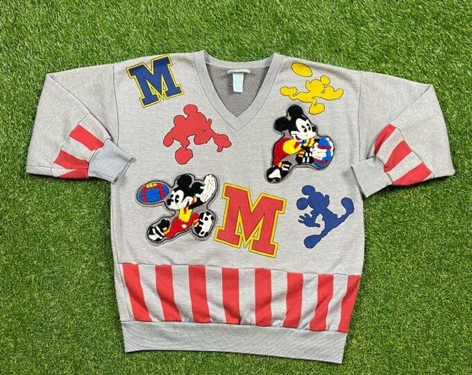 Vintage Mickey Mouse V Neck Sweatshirt Sunday Comics Size Large L Walt Disney World Magic Kingdom Disneyland WDW Pull Over Oversized