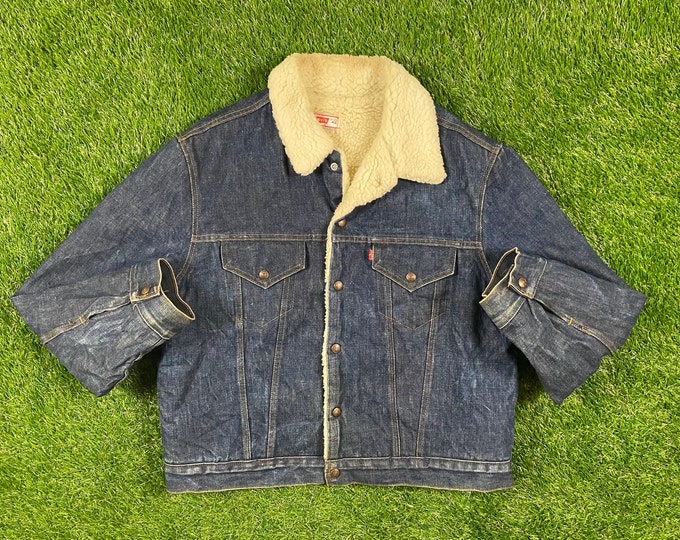 Vintage Levi's Jean Jacket Size Large 1970s 70s American USA Classic Blue Jean Jacket Button Down Faux Fur Collar Sherpa