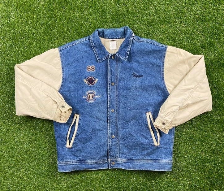 Vintage Tigger Jean Jacket The Disney Store Size Medium M Walt Disney World Winnie the Pooh Mickey Classic Blue Jean Jacket Button Down
