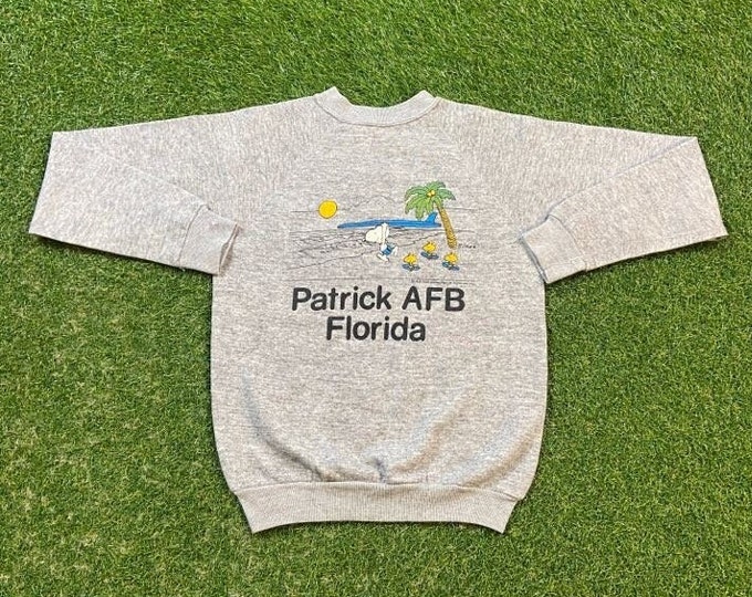 Vintage Snoopy Crewneck Sweatshirt Artex Made USA Size Youth Large Patrick AFB Florida Peanuts Charlie Brown Classic Original Pull Over