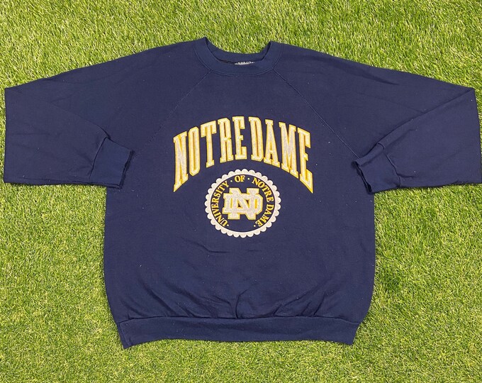 Vintage Notre Dame University Crewneck Sweatshirt Size Xtra Large XL NCAA College Football Fighting Irish Pull Over Oversized