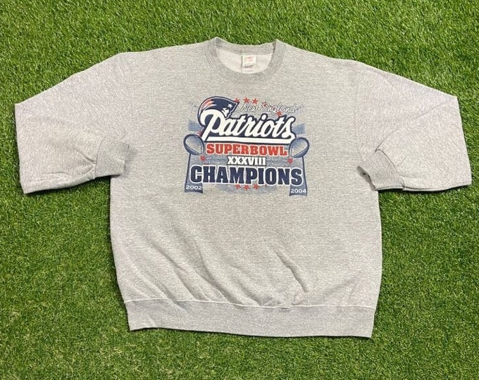 Vintage New England Patriots Crewneck Sweatshirt Size Xtra Large XL NFL Football Boston Massachusetts Tom Brady Super Bowl Champions 00s
