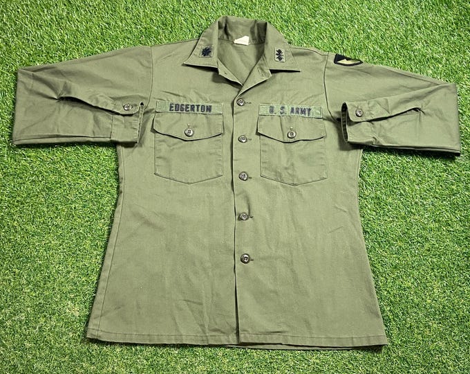 Vintage US Army Button Down Shirt Size Medium M Military Marines Navy Air Force United States Veteran 1990s 90s