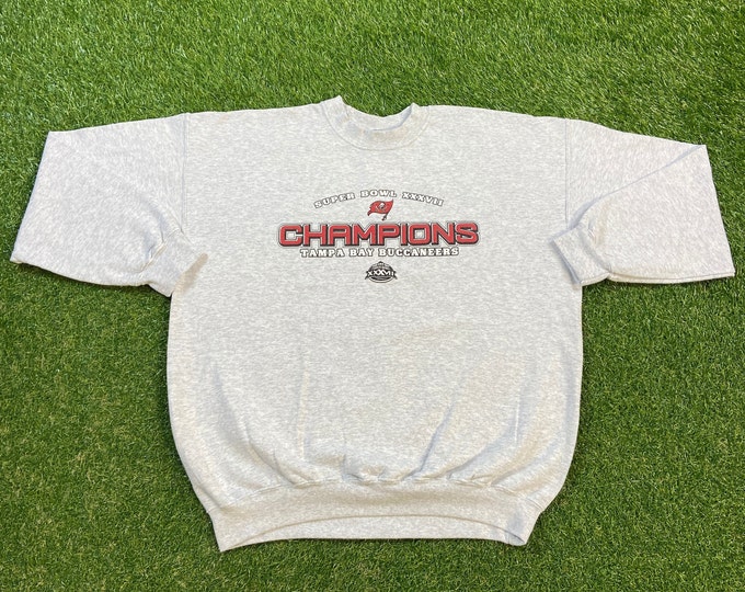 Vintage Tampa Bay Buccaneers Crewneck Sweatshirt Gildan Size Xtra Large XL NFL Football Brady Super Bowl Florida Pull Over Oversized