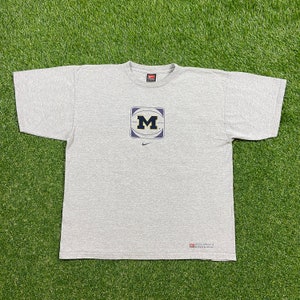 Vintage University of Michigan Wolverines T Shirt Tee Nike Size Large L NCAA College Football Basketball Detroit