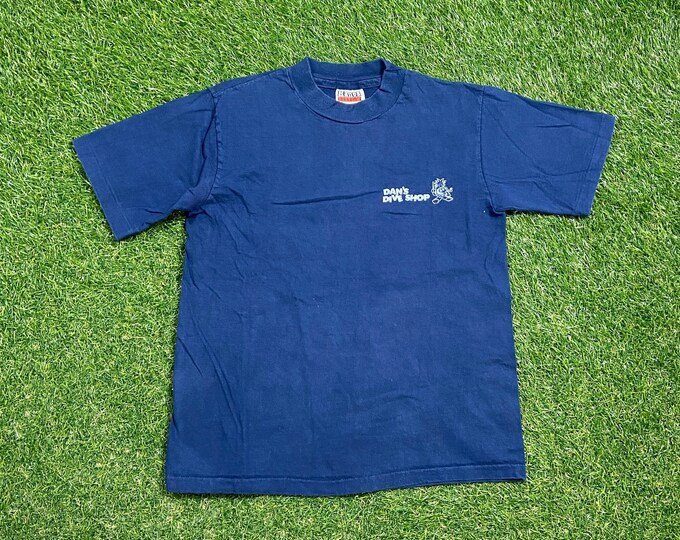 Vintage Dan's Dive Shop T Shirt Tee Made USA Size Small S Hawaii Kauai Waikiki Honolulu Manoa Island Beach Classic 1990s 90s