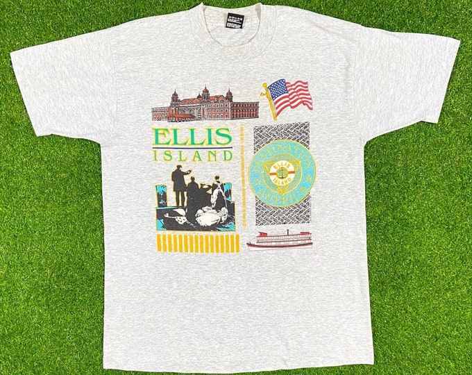 Vintage Graphic Ellis Island T Shirt Tee Fruit Of The Loom Large Made USA New York Harbor Ferry Fort Gibson Jersey