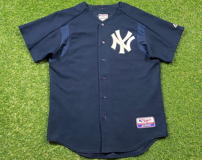 Vintage New York Yankees Baseball Jersey Majestic Made USA Size Medium M MLB Baseball American League Bronx Jeter 1990s Original