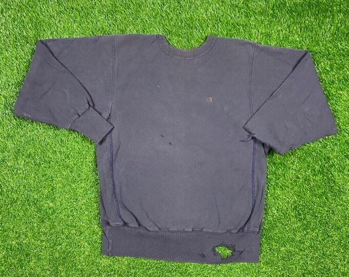 Vintage Greyish Purple Champion Crewneck Sweatshirt Size Large L Quality 1990's Oversized Comfy Great Fit Original 90s Pull Over