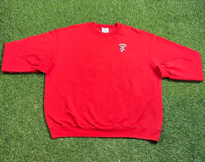 Vintage University of Wisconsin Badgers Crewneck Sweatshirt Champion Size XXL 2XL NCAA Football Bucky Badger 1990s 90s Pull Over Oversized