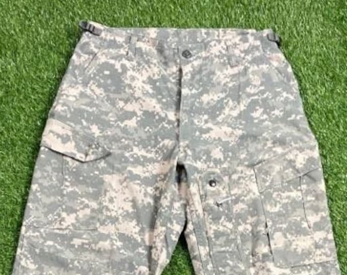 Vintage U.S. Army Camo Pants Size Medium M Official Military Army Quality Warm Hunting Coat Hiking 1990s 90s