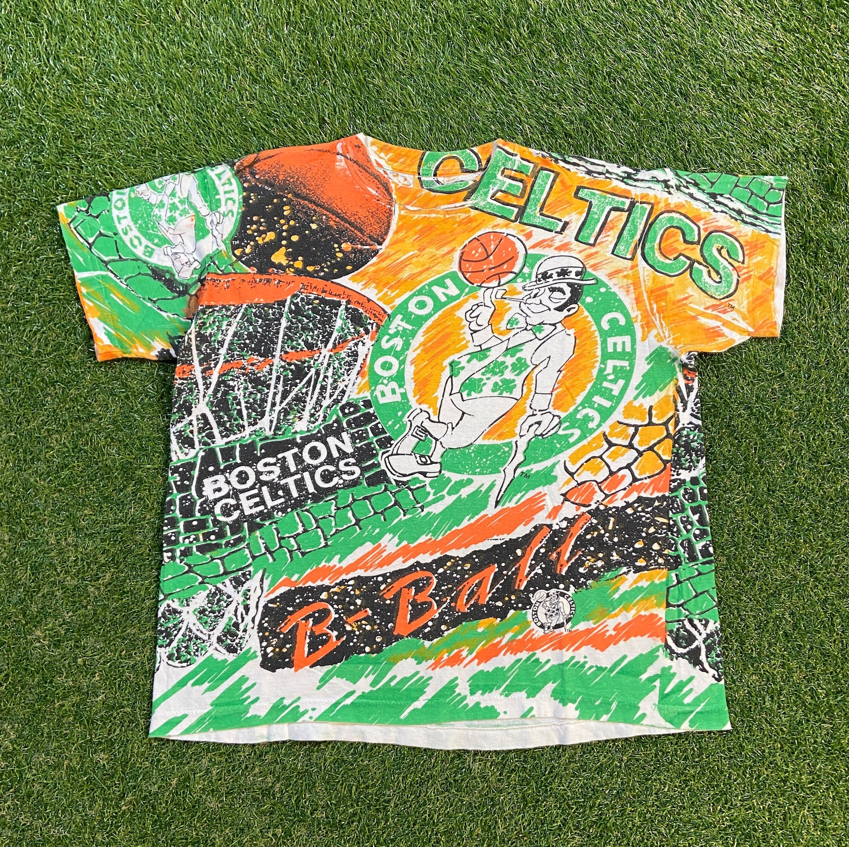 Vintage 90s Boston Celtics Print Crewneck Sweatshirt For Fan