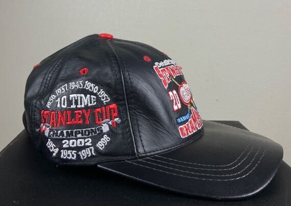 Vintage Detroit Red Wings 2002 Stanley Cup Champions Leather Strap