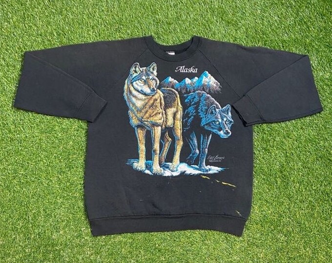 Vintage Alaska Crewneck Sweatshirt Made USA Size Large L Wolf Pack Rare 1990s 90s Animals Warm Habitat All Over Print Art Cool Quality