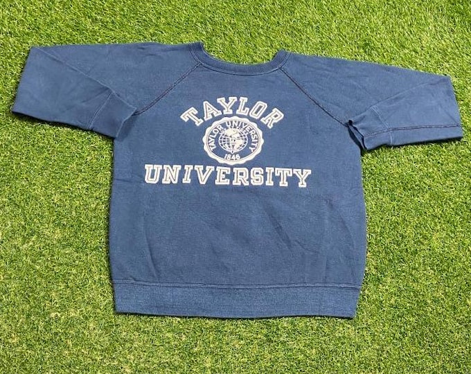 Vintage Taylor University Crewneck Sweatshirt Champion Made USA Size Medium M Christian Liberal Arts IU Indiana Pull Over Oversized 1990s