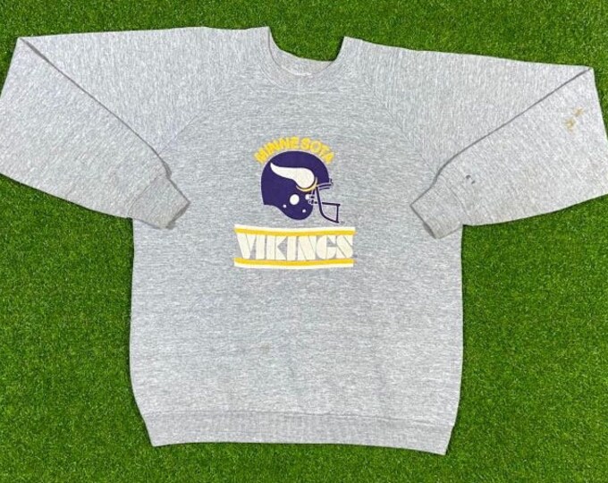 Vintage Minnesota Vikings NFL Football Crewneck Sweater Big logo Purple XL Comfy 80s Fruit of the Loom Made in USA 1980s Helmet
