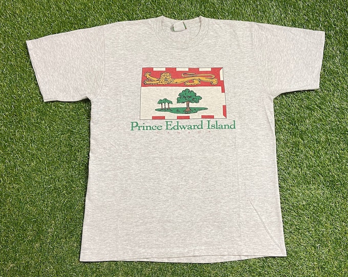 Vintage Prince Edward Island T Shirt Tee Made in Canada Nova Scotia New Brunswick Tourism Quality 1990s Great Fit Original 90s