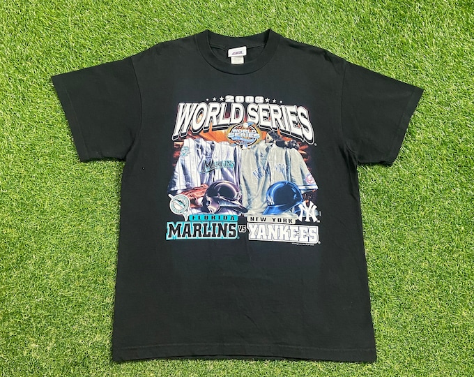 Vintage New York Yankees vs Florida Marlins T Shirt Tee Made USA Size Medium M 2003 World Series MLB Baseball Ny Bronx Bombers Jeter 00s