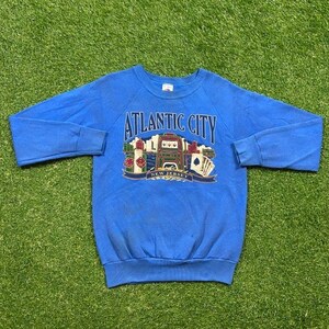Vintage Atlantic City Crewneck Sweatshirt Fruit of the Loom Made USA Size Medium New Jersey Casino Hotel Resort Pull Over 1990s 90s Sweater