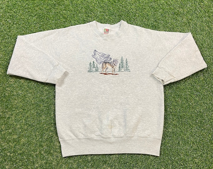 Vintage Wolf Crewneck Sweatshirt Size Medium M Wolf Pack Wolf Spirit Animal Wildlife Pull Over Comfy Warm 1990s 90s