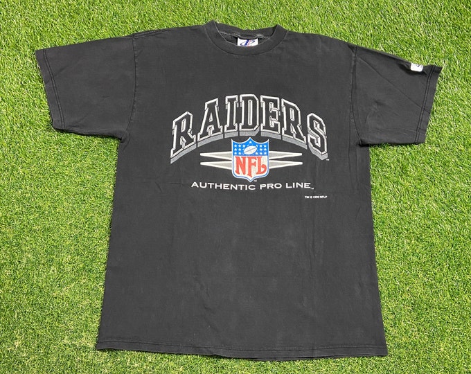 Vintage Oakland Raiders T Shirt Tee Made USA Size Large L NFL Football Las Vegas Silver and Black NWA 1990s 90s